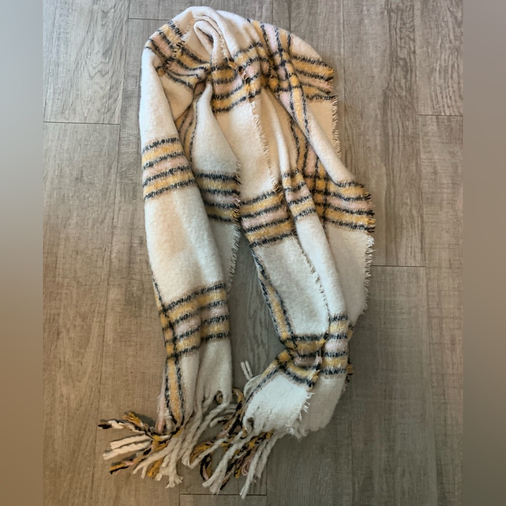 Betsey Johnson Cream and Black Plaid scarf
